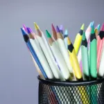 Hvordan opnår jeg det mest naturlige look med en øjenbrynsblyant?